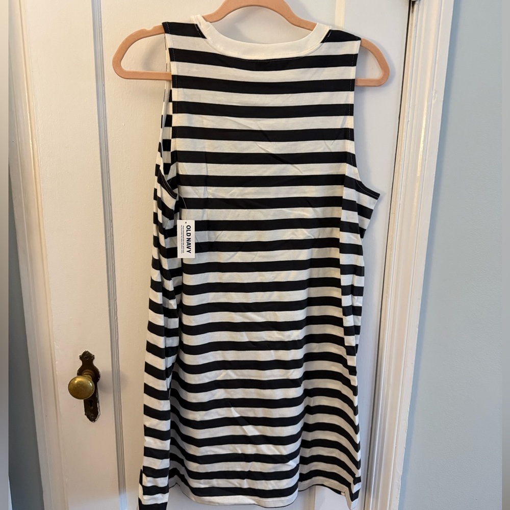 Old Navy Black and White Striped Sleeveless Dress medium petite NWT